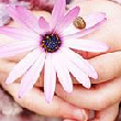 O sora aduce fericire in <br />Cand ma gandesc la tine, la Bunatatea Ta, la Grija Ta,<br />Stiu ca sunt o persoana Norocoasa, pentru ca tu esti langa Mine!<br />La multi ani, surioara mea draga!